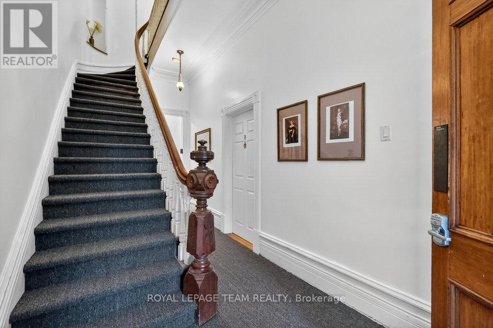 260 Somerset Street W, Ottawa, Ontario  K2P 0J6 - Photo 4 - X12503684