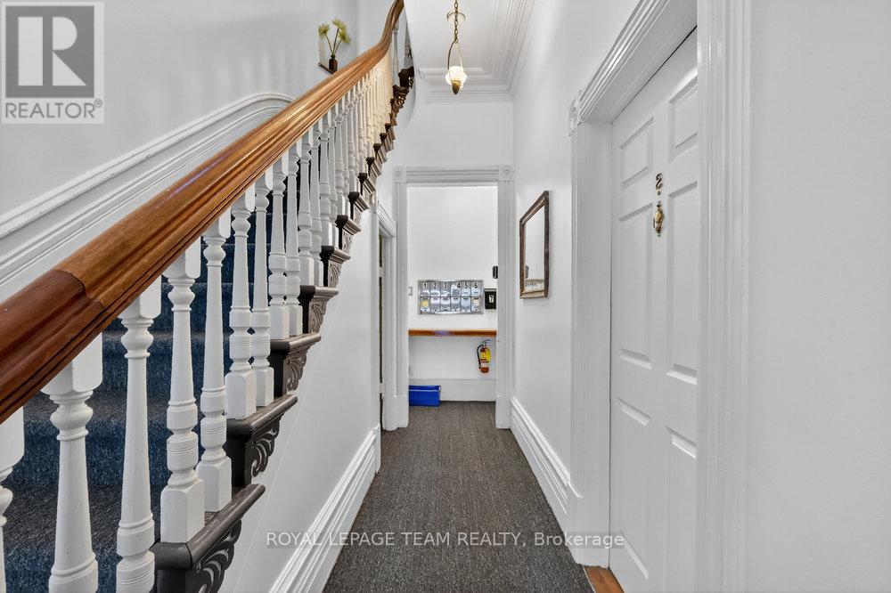 260 Somerset Street W, Ottawa, Ontario  K2P 0J6 - Photo 5 - X12503684