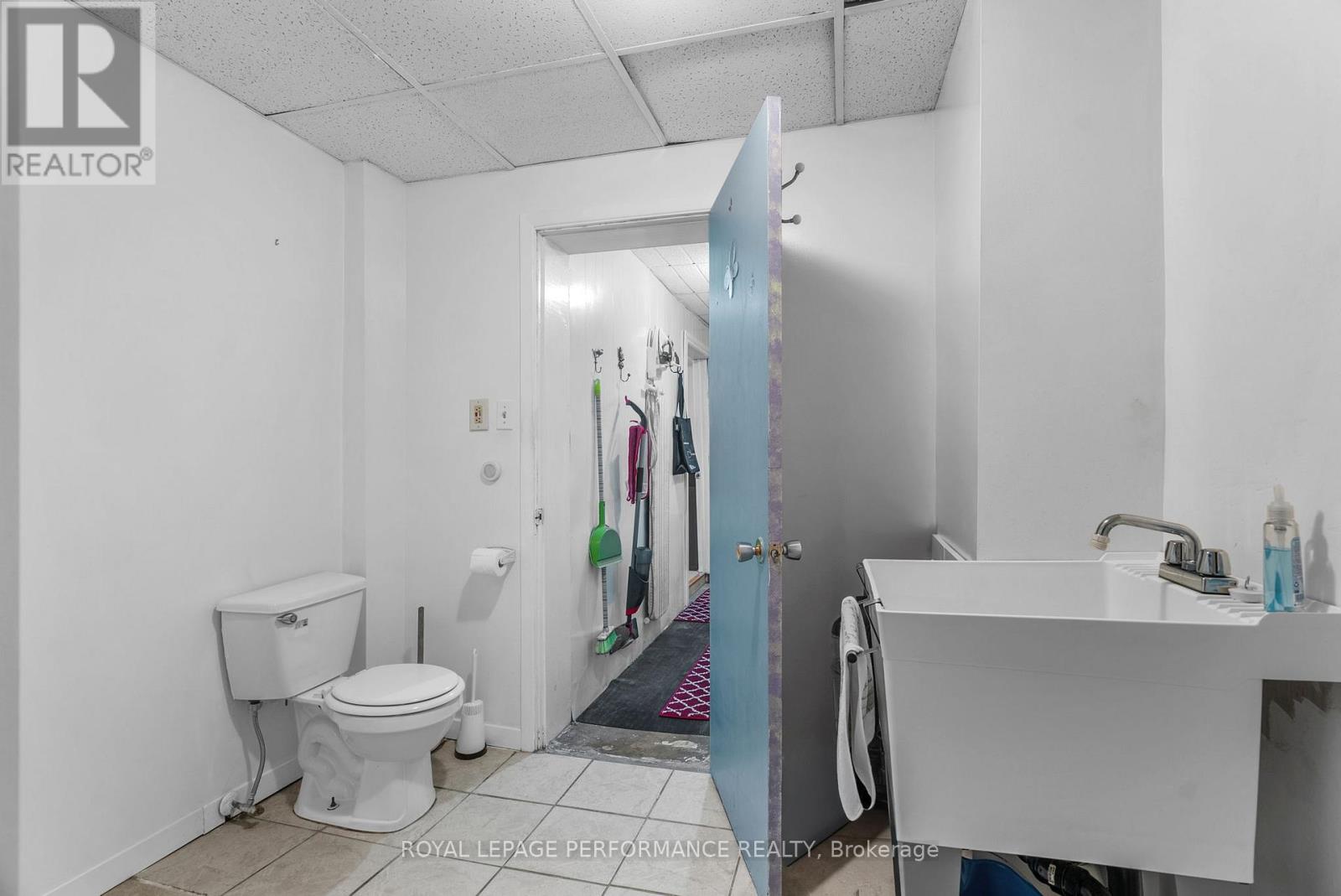 72 Dagmar Avenue, Ottawa, Ontario  K1L 5T4 - Photo 22 - X12503748