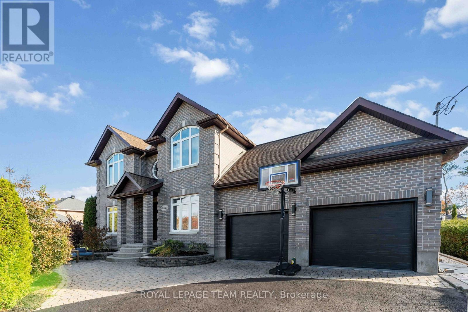 1466 Rhea Place, Ottawa, Ontario  K1V 1H1 - Photo 3 - X12503750