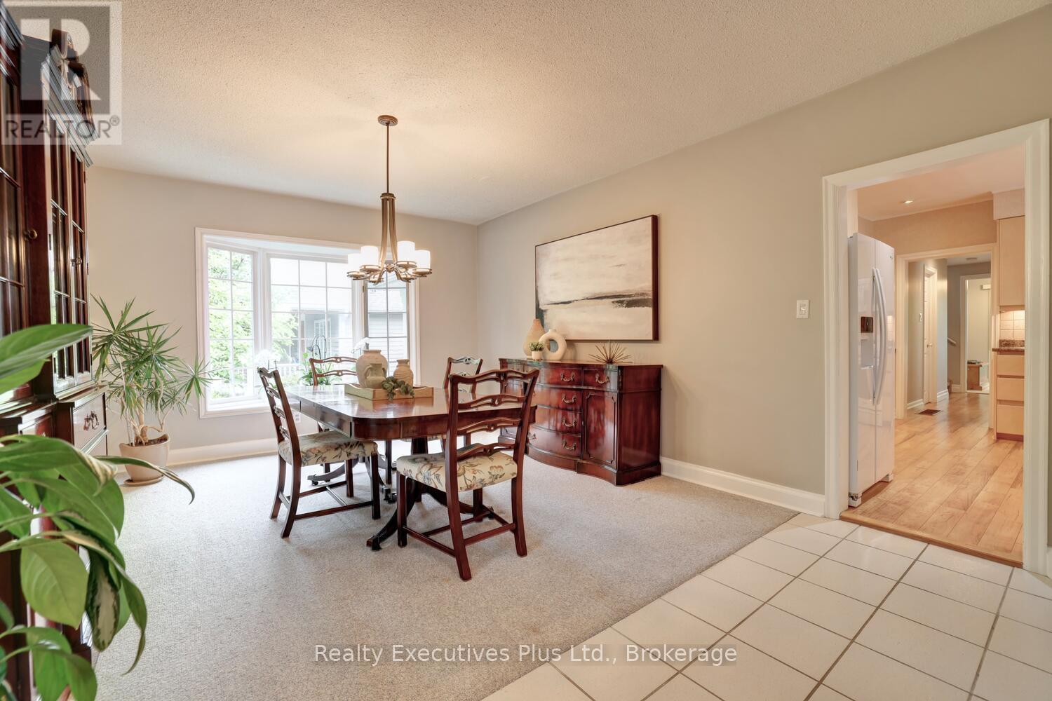 322 Pine Avenue, Oakville, Ontario  L6J 2J9 - Photo 10 - W12503642