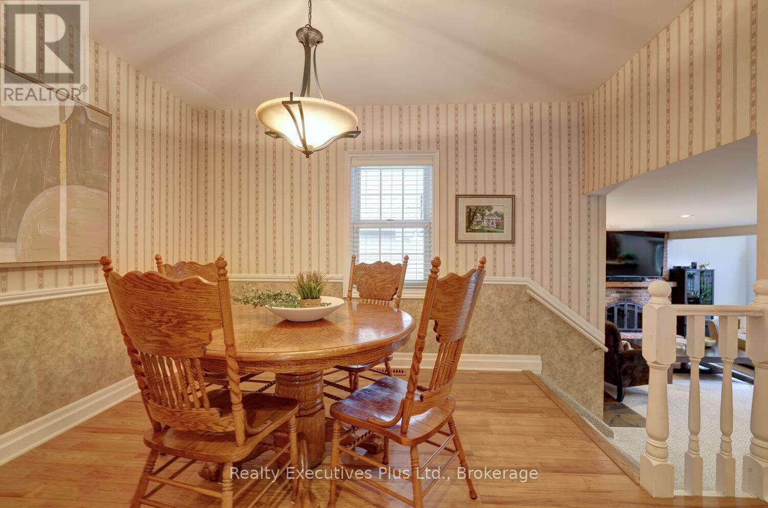 322 Pine Avenue, Oakville, Ontario  L6J 2J9 - Photo 17 - W12503642