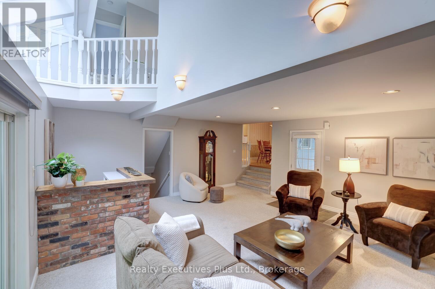 322 Pine Avenue, Oakville, Ontario  L6J 2J9 - Photo 19 - W12503642