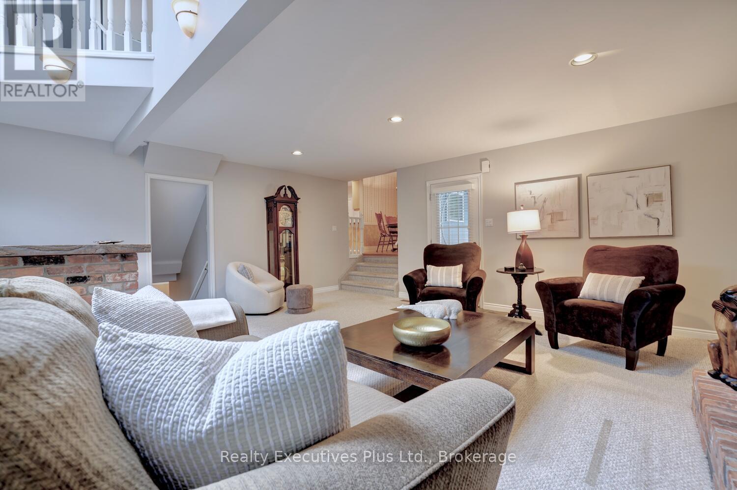 322 Pine Avenue, Oakville, Ontario  L6J 2J9 - Photo 20 - W12503642