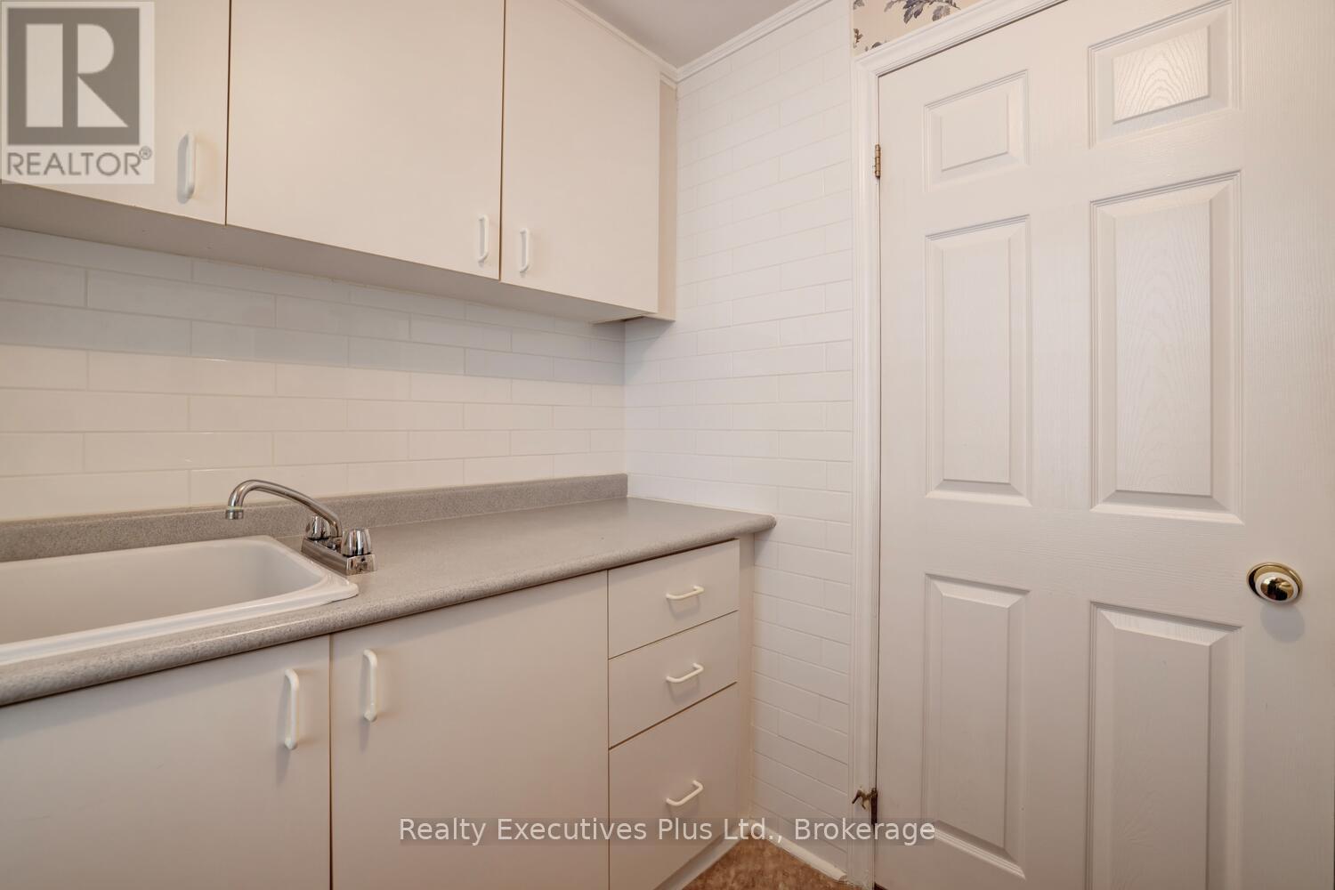 322 Pine Avenue, Oakville, Ontario  L6J 2J9 - Photo 28 - W12503642