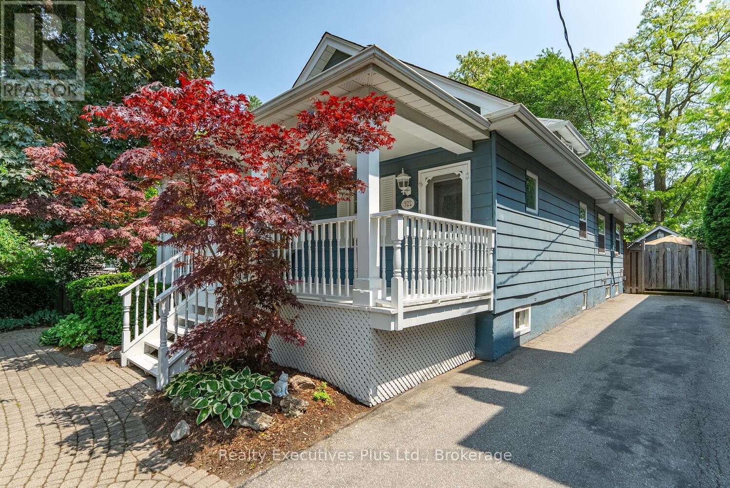 322 Pine Avenue, Oakville, Ontario  L6J 2J9 - Photo 3 - W12503642