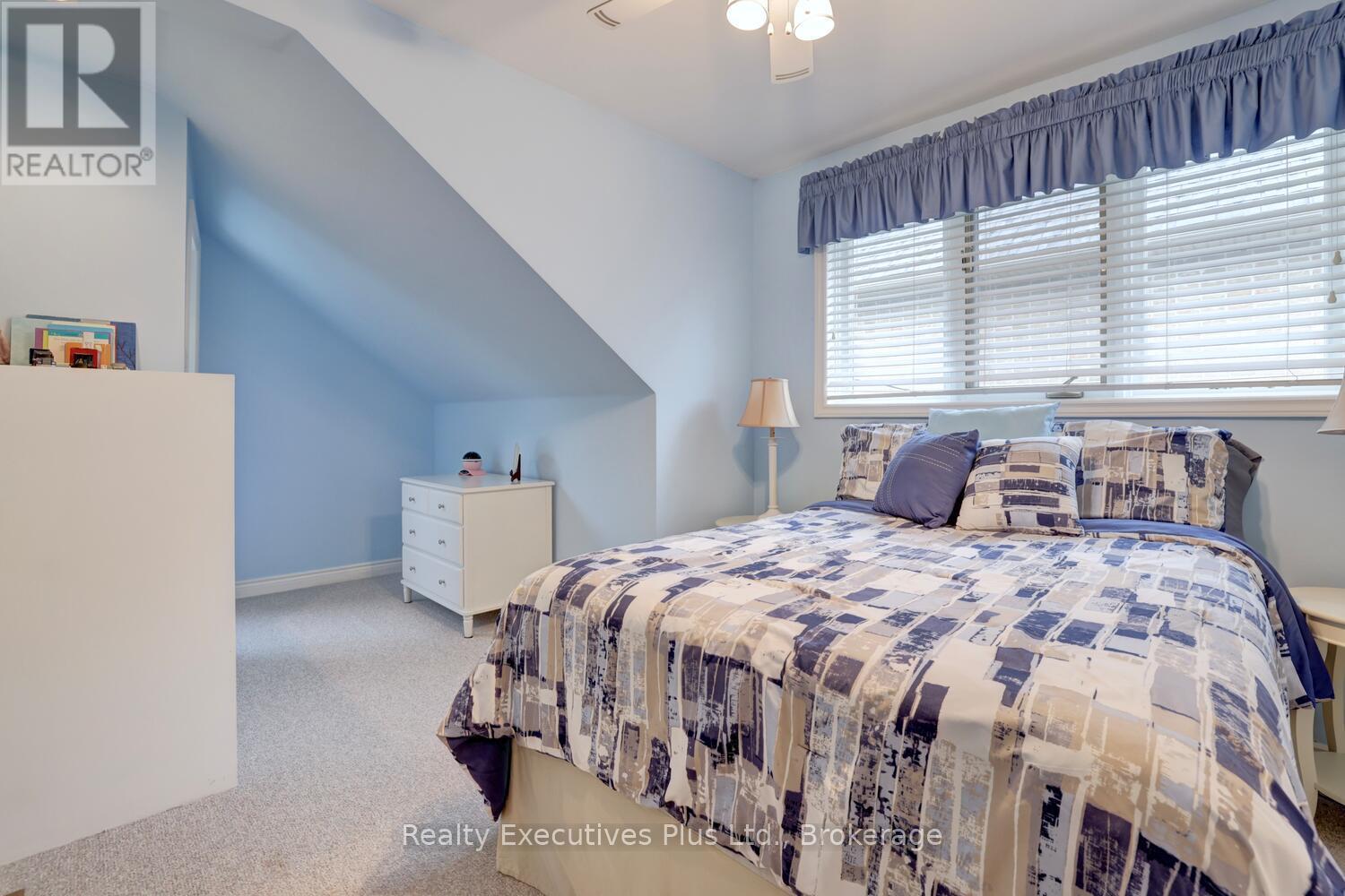 322 Pine Avenue, Oakville, Ontario  L6J 2J9 - Photo 34 - W12503642