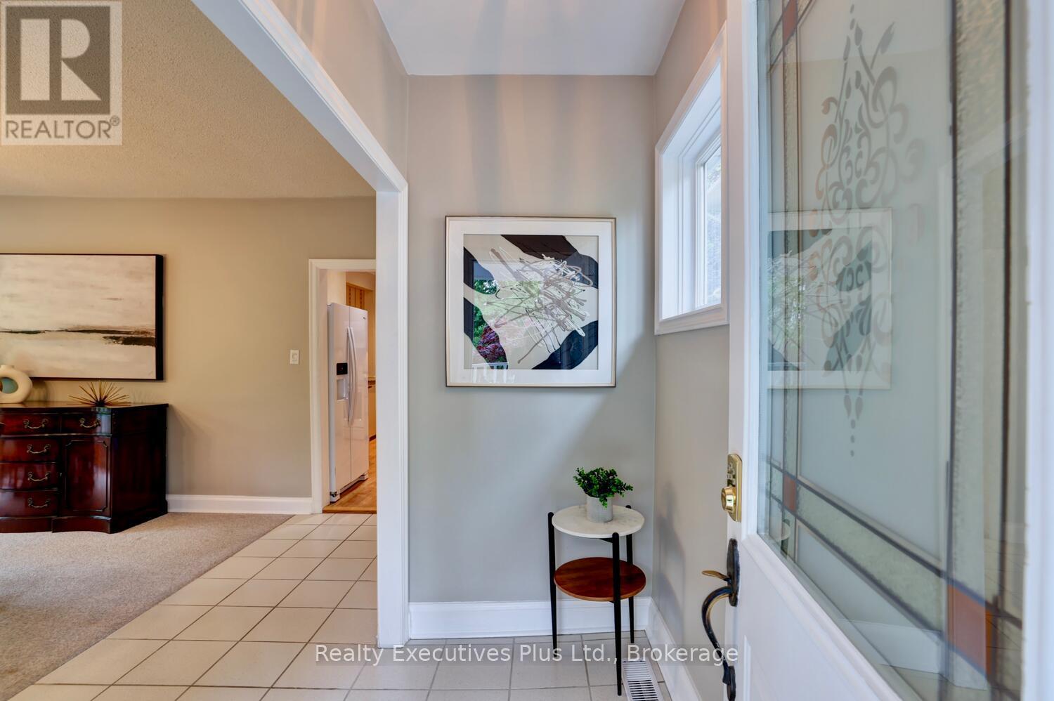 322 Pine Avenue, Oakville, Ontario  L6J 2J9 - Photo 9 - W12503642