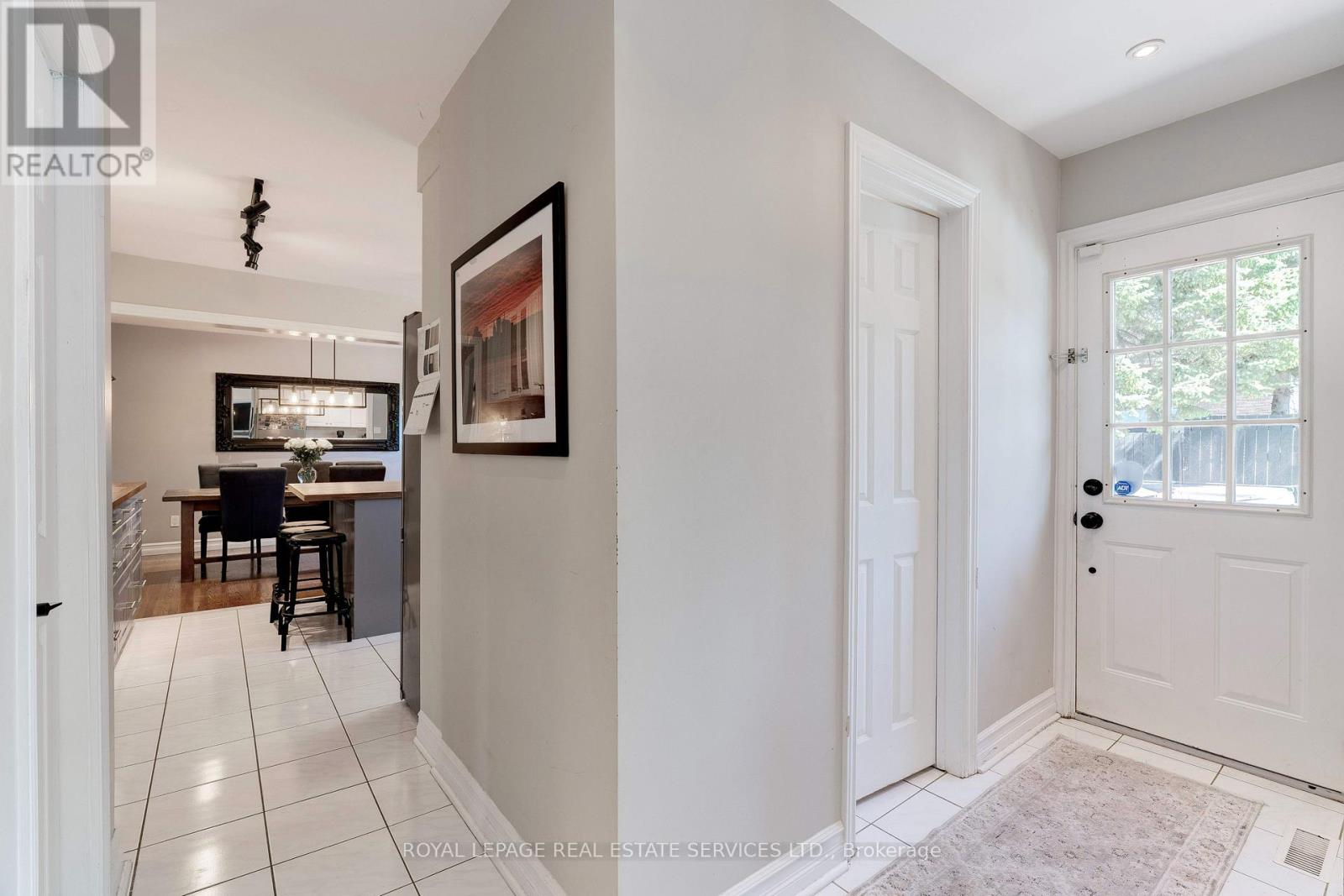 297 Sunset Drive, Oakville, Ontario  L6L 3M5 - Photo 14 - W12503310