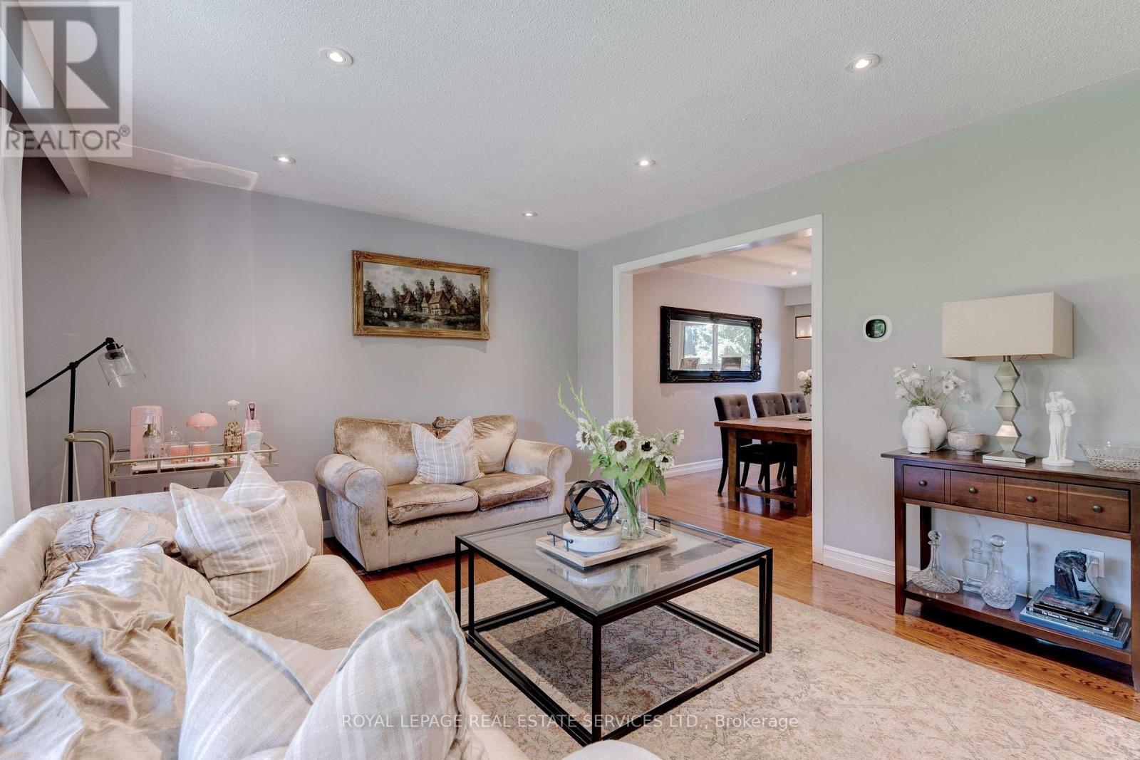 297 Sunset Drive, Oakville, Ontario  L6L 3M5 - Photo 6 - W12503310