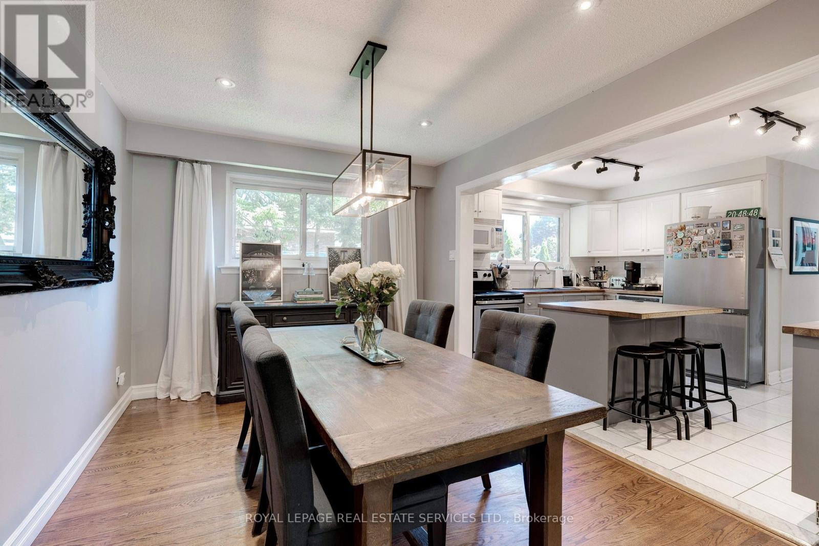 297 Sunset Drive, Oakville, Ontario  L6L 3M5 - Photo 8 - W12503310