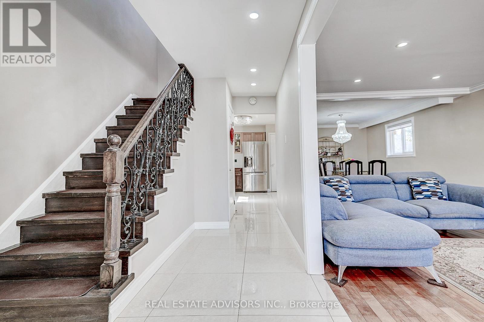 1228 Jane Street N, Toronto, Ontario  M6M 4X7 - Photo 2 - W12503324