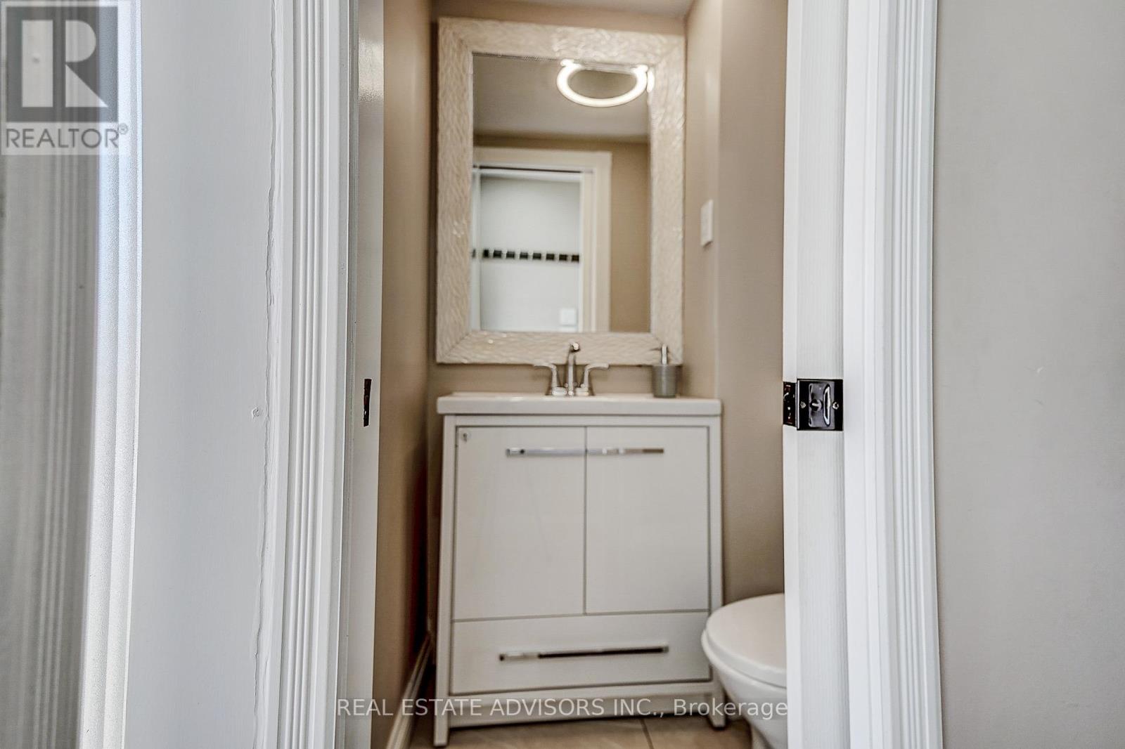 1228 Jane Street N, Toronto, Ontario  M6M 4X7 - Photo 24 - W12503324