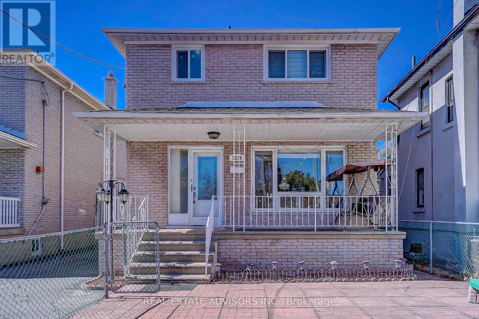 1228 Jane Street N, Toronto, Ontario  M6M 4X7 - Photo 26 - W12503324