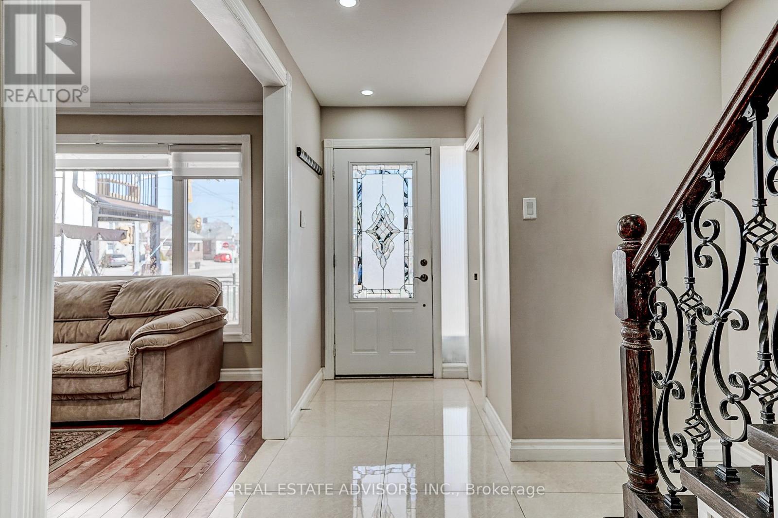 1228 Jane Street N, Toronto, Ontario  M6M 4X7 - Photo 3 - W12503324