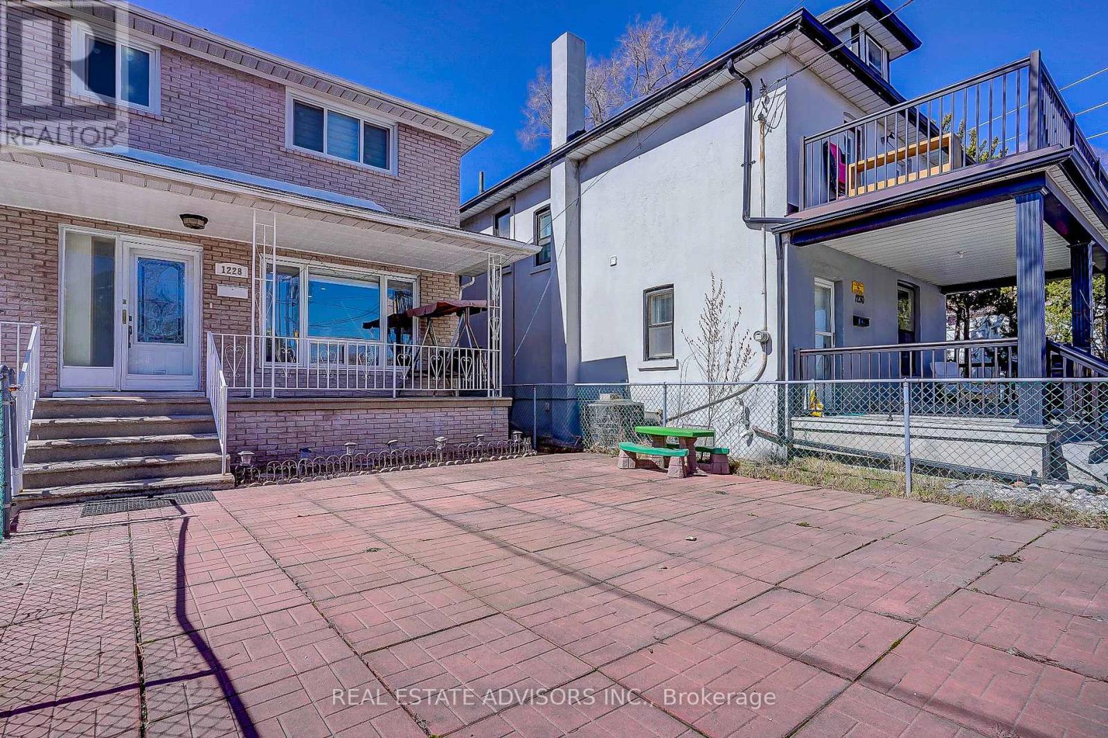 1228 Jane Street N, Toronto, Ontario  M6M 4X7 - Photo 30 - W12503324