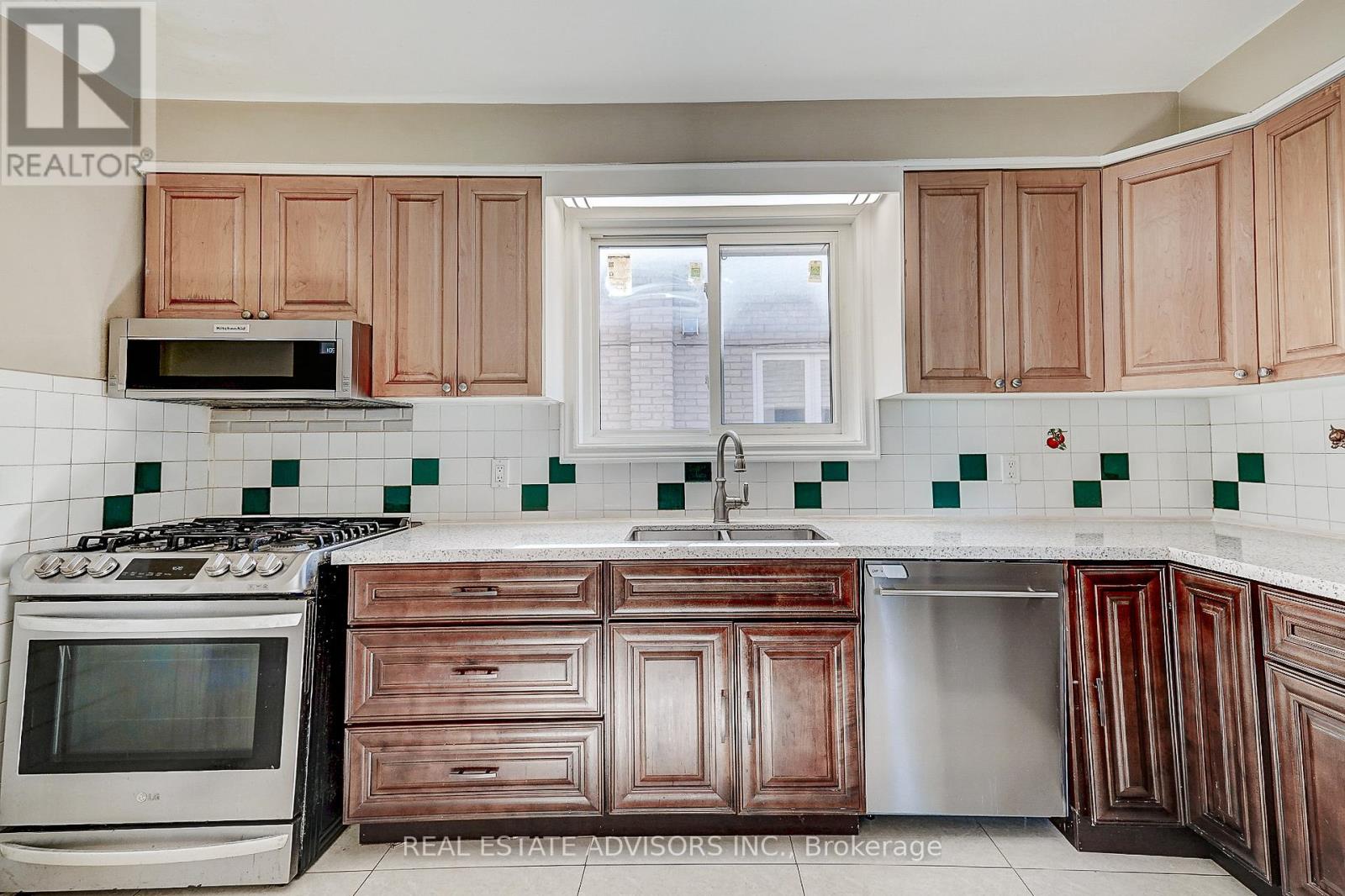 1228 Jane Street N, Toronto, Ontario  M6M 4X7 - Photo 4 - W12503324