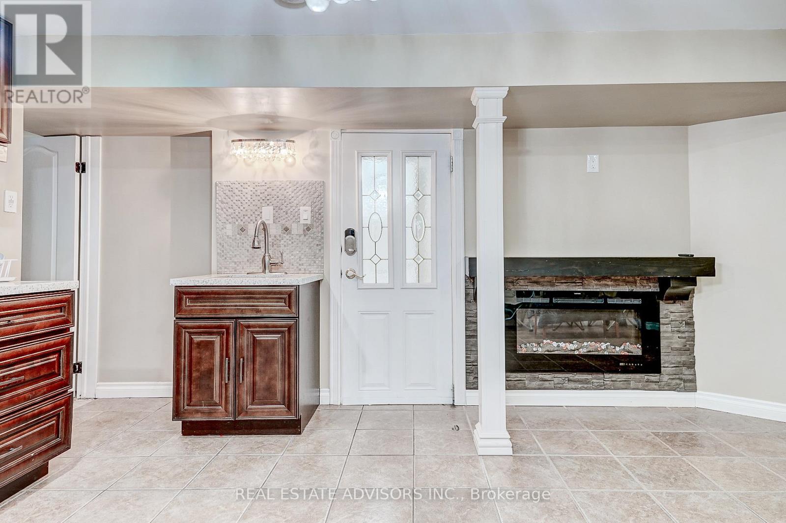 1228 Jane Street N, Toronto, Ontario  M6M 4X7 - Photo 9 - W12503324