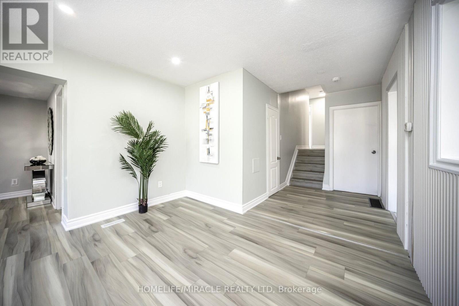 3777 Woodruff Crescent, Mississauga, Ontario  L4T 1T8 - Photo 18 - W12503348