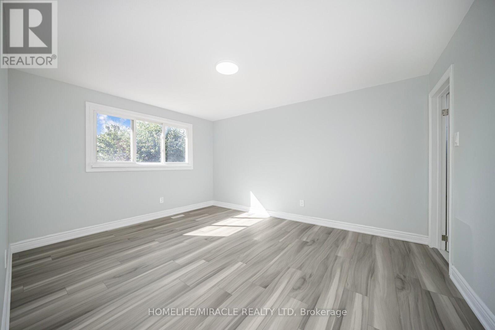 3777 Woodruff Crescent, Mississauga, Ontario  L4T 1T8 - Photo 20 - W12503348