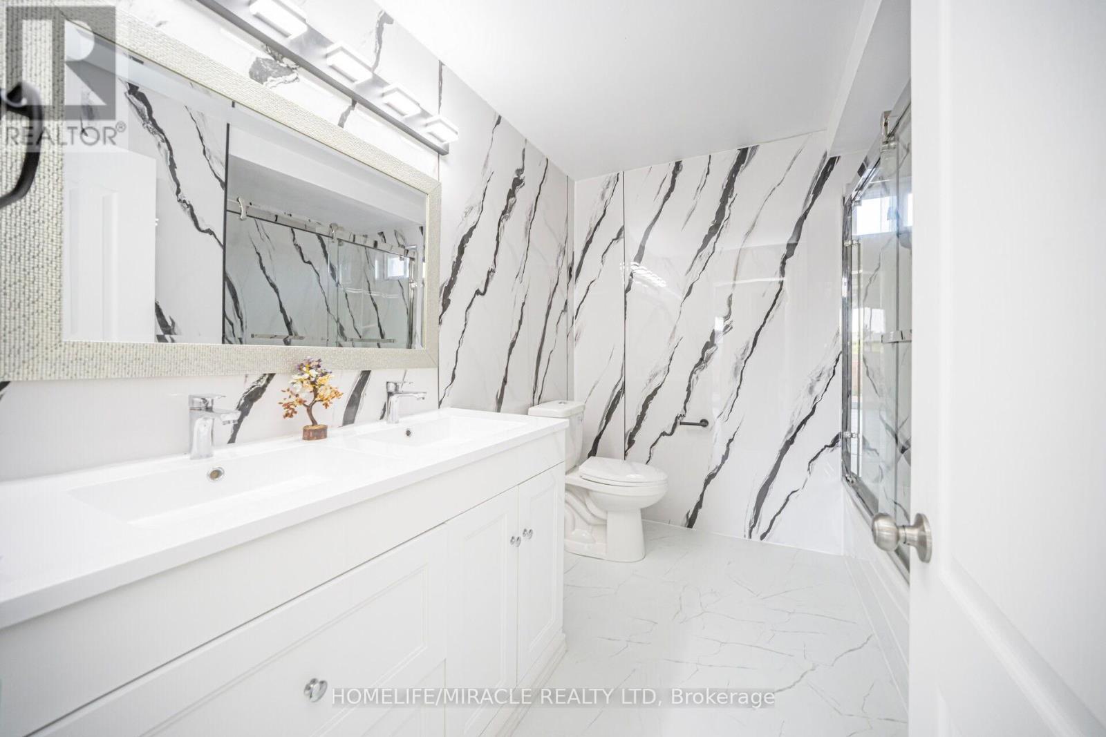 3777 Woodruff Crescent, Mississauga, Ontario  L4T 1T8 - Photo 25 - W12503348