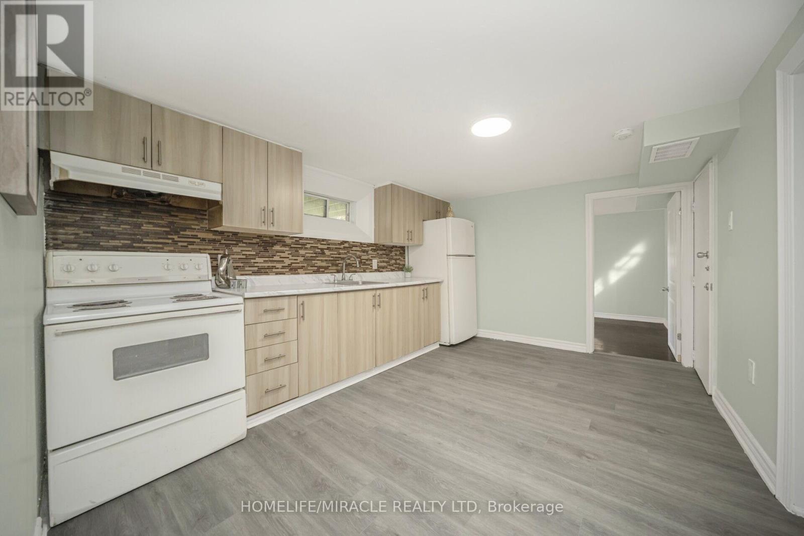 3777 Woodruff Crescent, Mississauga, Ontario  L4T 1T8 - Photo 34 - W12503348