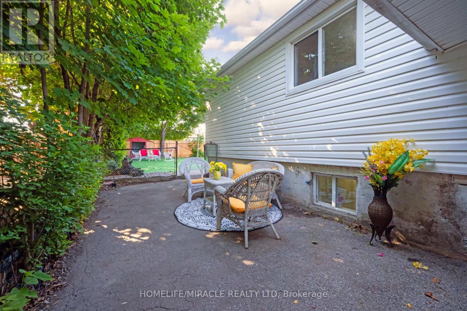 3777 Woodruff Crescent, Mississauga, Ontario  L4T 1T8 - Photo 39 - W12503348