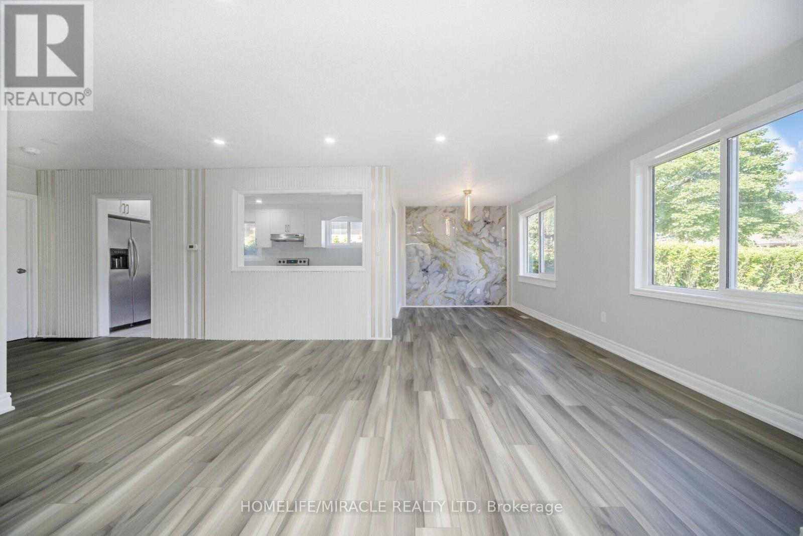 3777 Woodruff Crescent, Mississauga, Ontario  L4T 1T8 - Photo 6 - W12503348