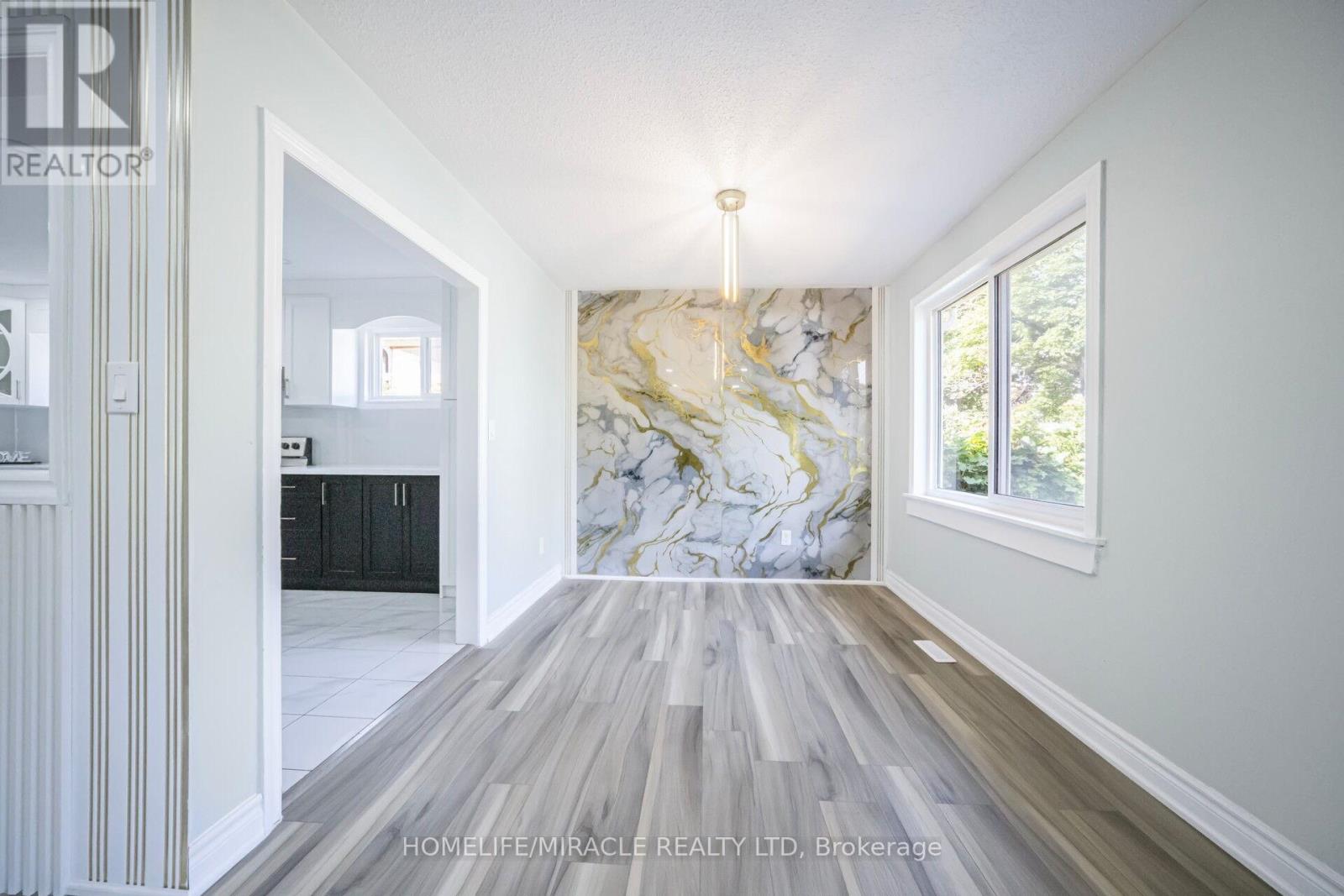 3777 Woodruff Crescent, Mississauga, Ontario  L4T 1T8 - Photo 8 - W12503348