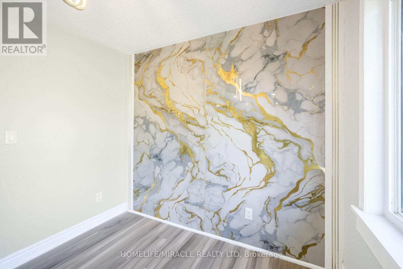 3777 Woodruff Crescent, Mississauga, Ontario  L4T 1T8 - Photo 9 - W12503348