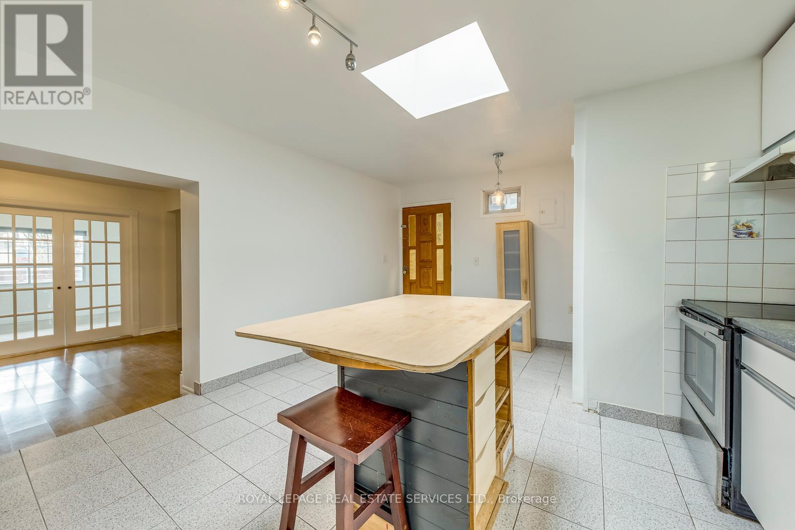 1516 Davenport Road, Toronto, Ontario  M6H 2H8 - Photo 13 - W12503360