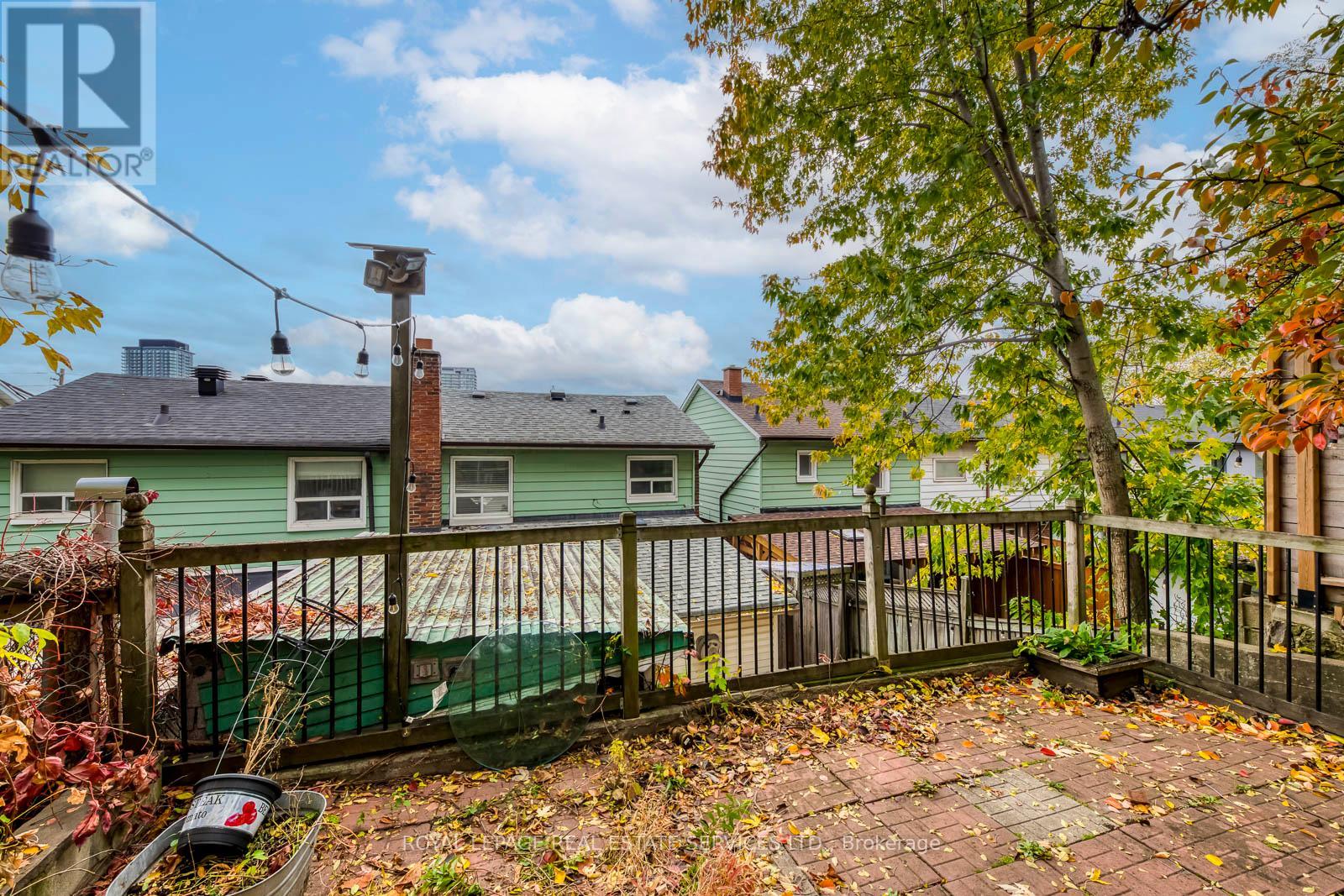 1516 Davenport Road, Toronto, Ontario  M6H 2H8 - Photo 20 - W12503360