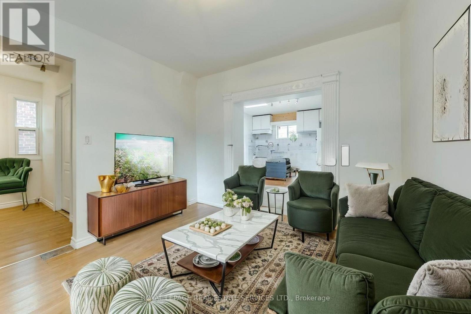 1516 Davenport Road, Toronto, Ontario  M6H 2H8 - Photo 5 - W12503360