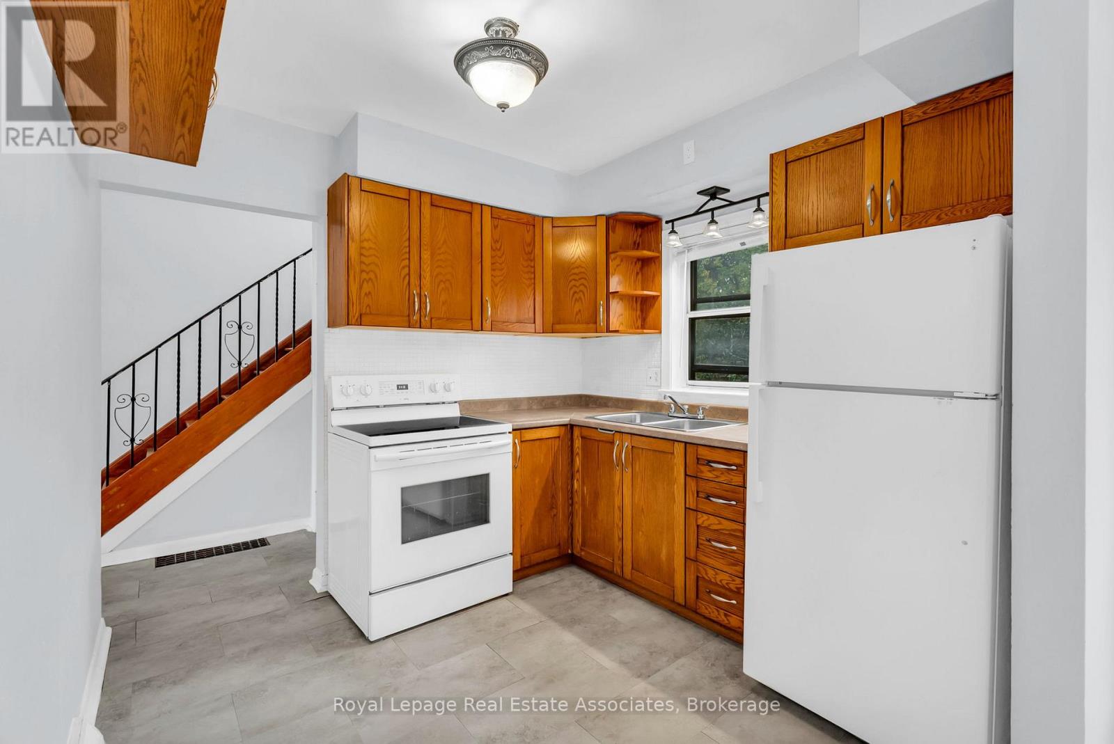 3032 Keele Street, Toronto, Ontario  M3M 2H4 - Photo 13 - W12503366