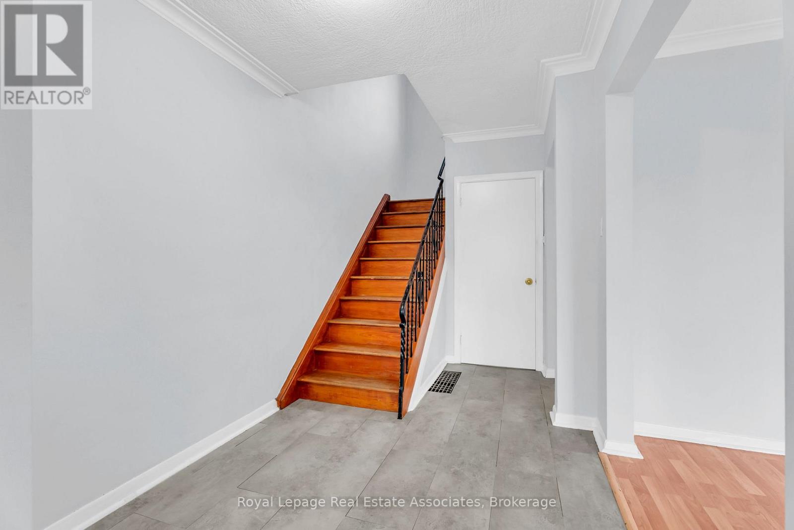 3032 Keele Street, Toronto, Ontario  M3M 2H4 - Photo 15 - W12503366