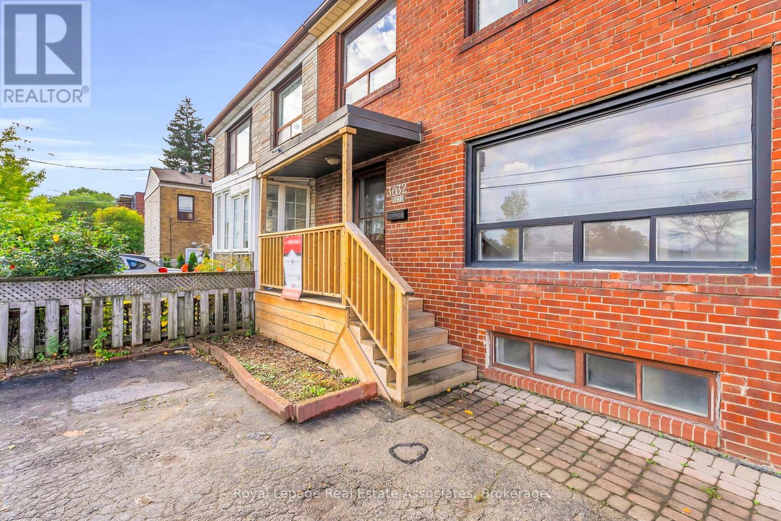 3032 Keele Street, Toronto, Ontario  M3M 2H4 - Photo 3 - W12503366