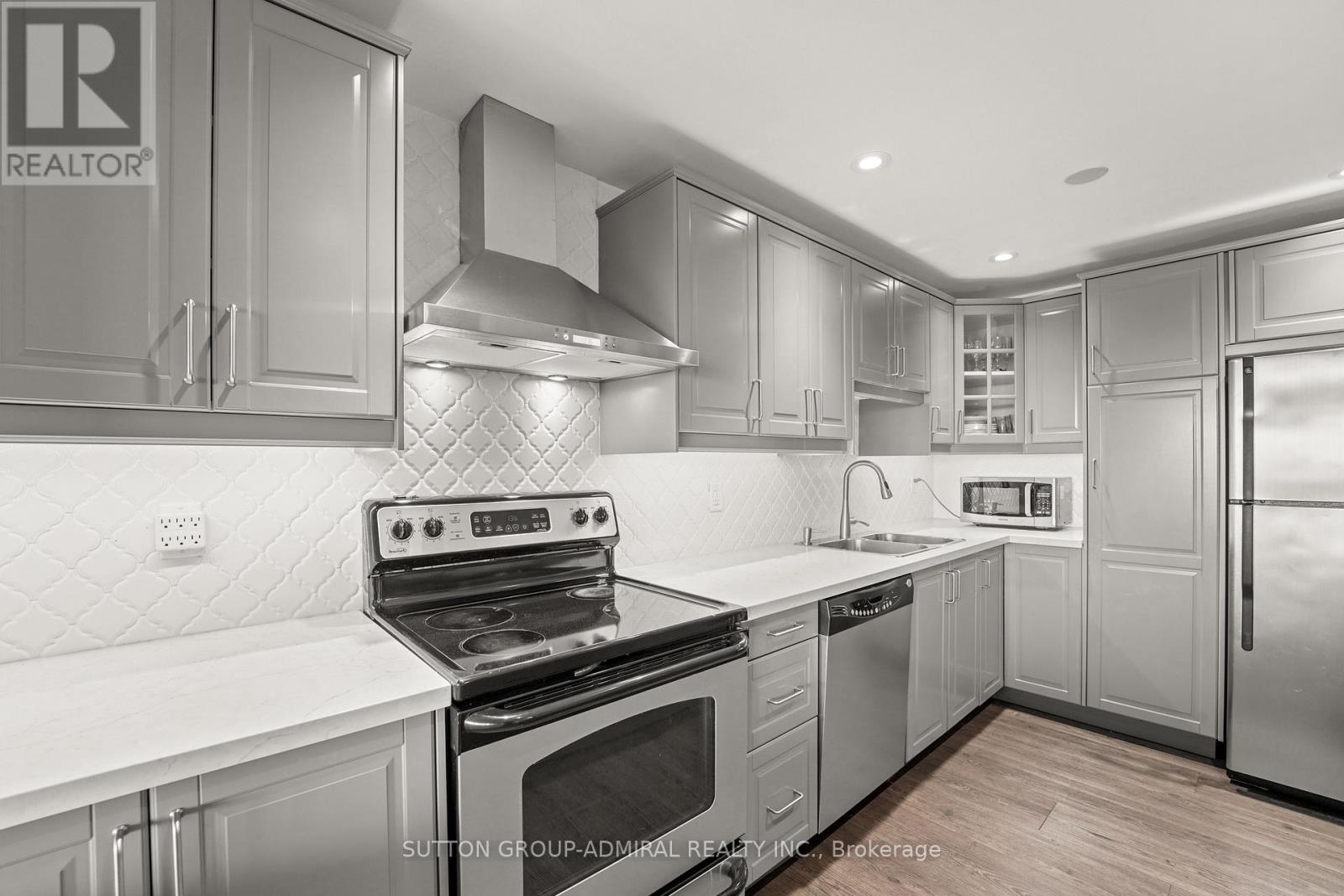 1001 - 270 Scarlett Road, Toronto (Rockcliffe-Smythe), Ontario  M6N 4X7 - Photo 12 - W12503374