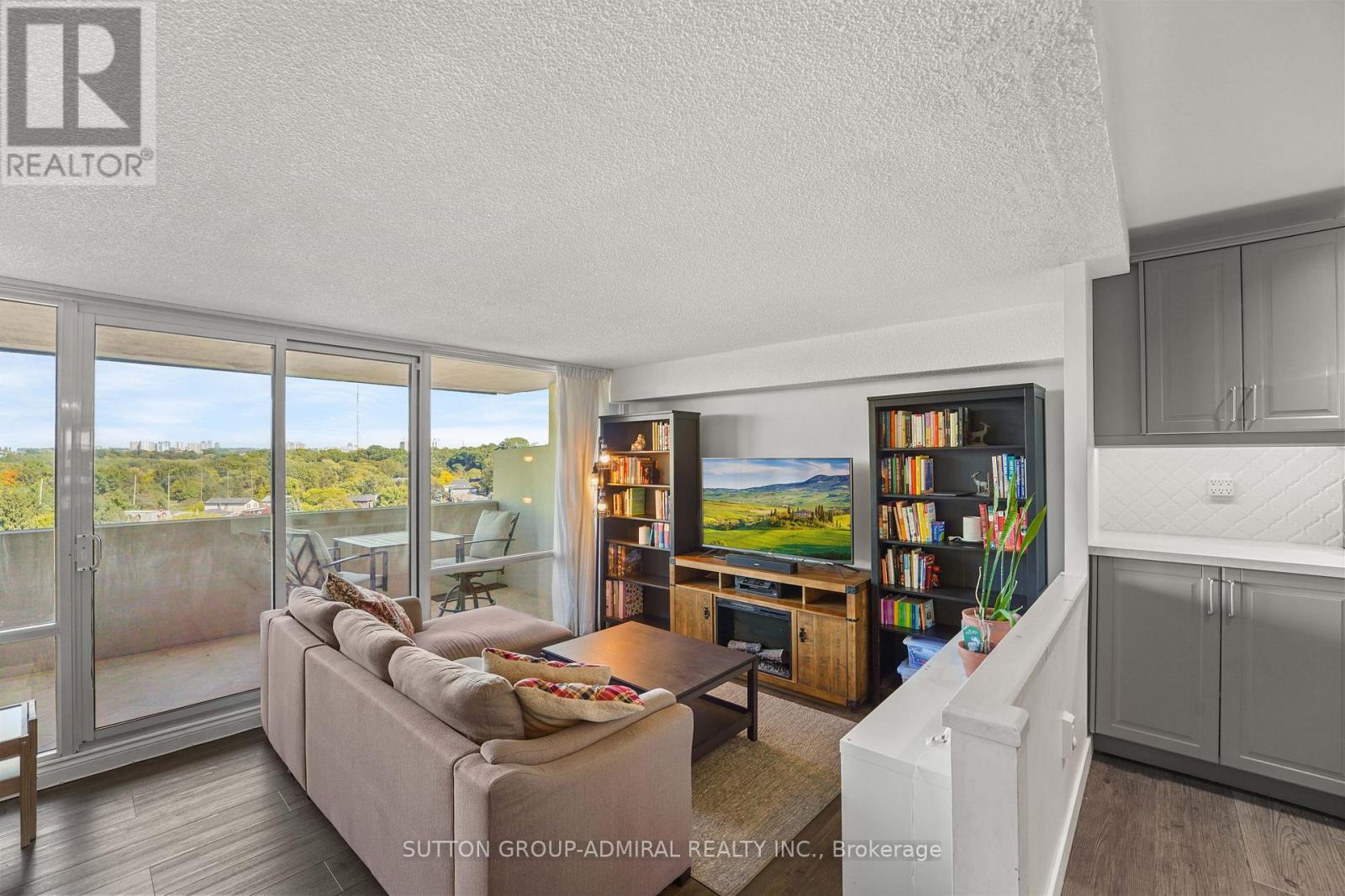 1001 - 270 Scarlett Road, Toronto (Rockcliffe-Smythe), Ontario  M6N 4X7 - Photo 13 - W12503374