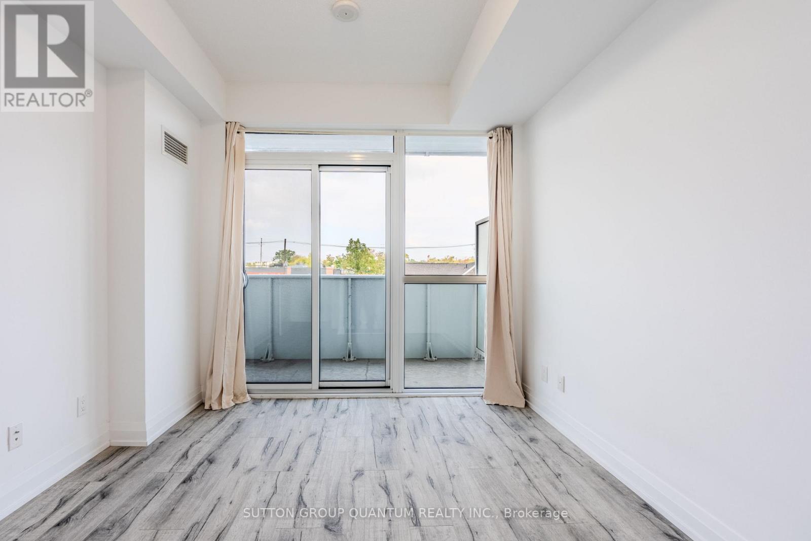 202 - 65 Speers Road, Oakville, Ontario  L6K 3V5 - Photo 13 - W12503436