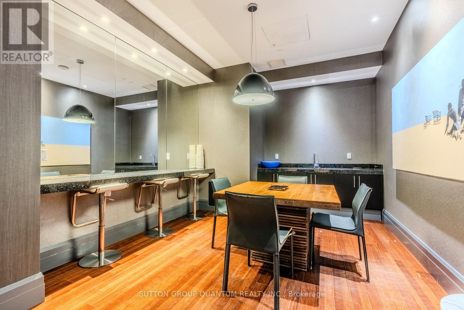 202 - 65 Speers Road, Oakville, Ontario  L6K 3V5 - Photo 27 - W12503436