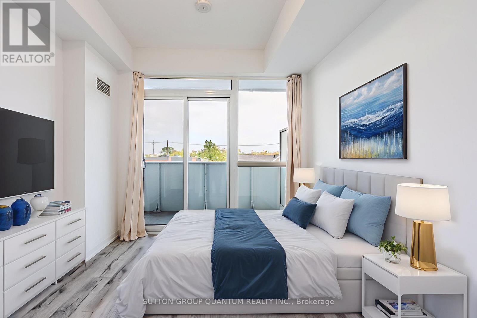 202 - 65 Speers Road, Oakville, Ontario  L6K 3V5 - Photo 3 - W12503436