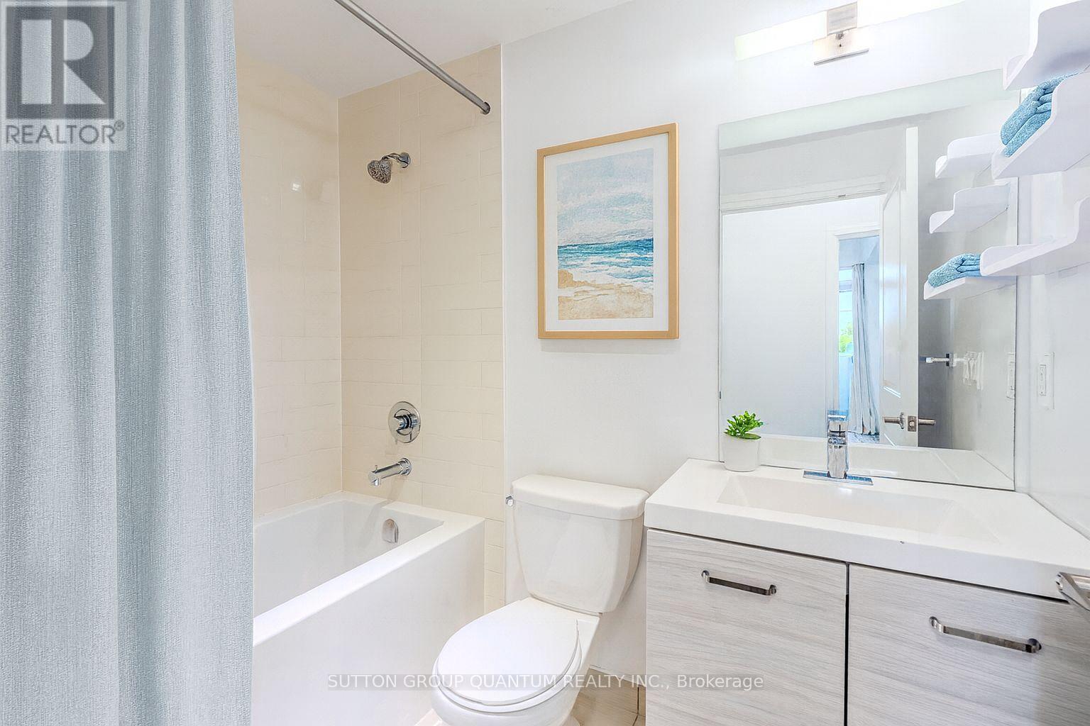 202 - 65 Speers Road, Oakville, Ontario  L6K 3V5 - Photo 4 - W12503436