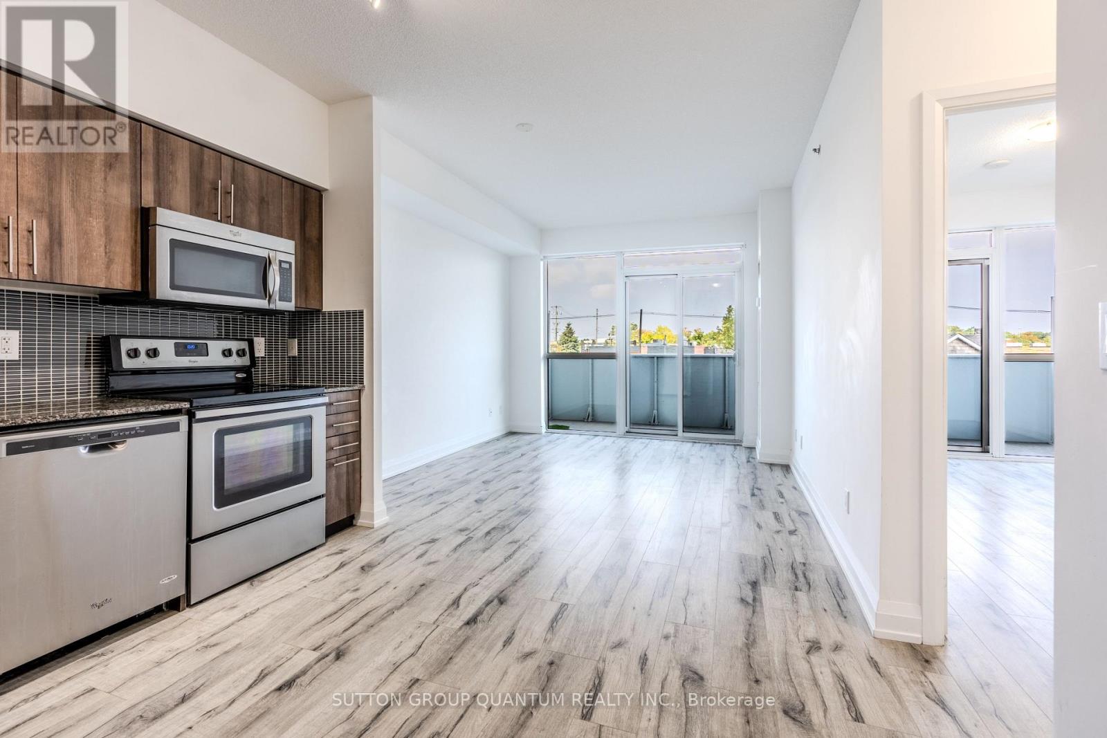 202 - 65 Speers Road, Oakville, Ontario  L6K 3V5 - Photo 5 - W12503436