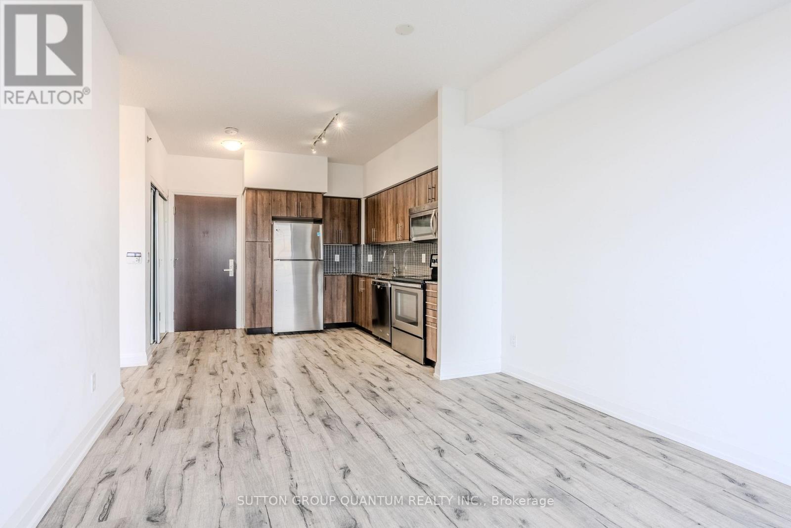 202 - 65 Speers Road, Oakville, Ontario  L6K 3V5 - Photo 6 - W12503436