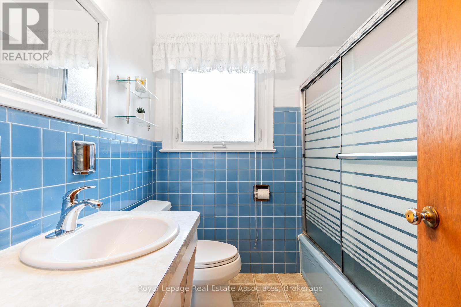 67 Breadner Drive, Toronto, Ontario  M9R 3M5 - Photo 17 - W12503462