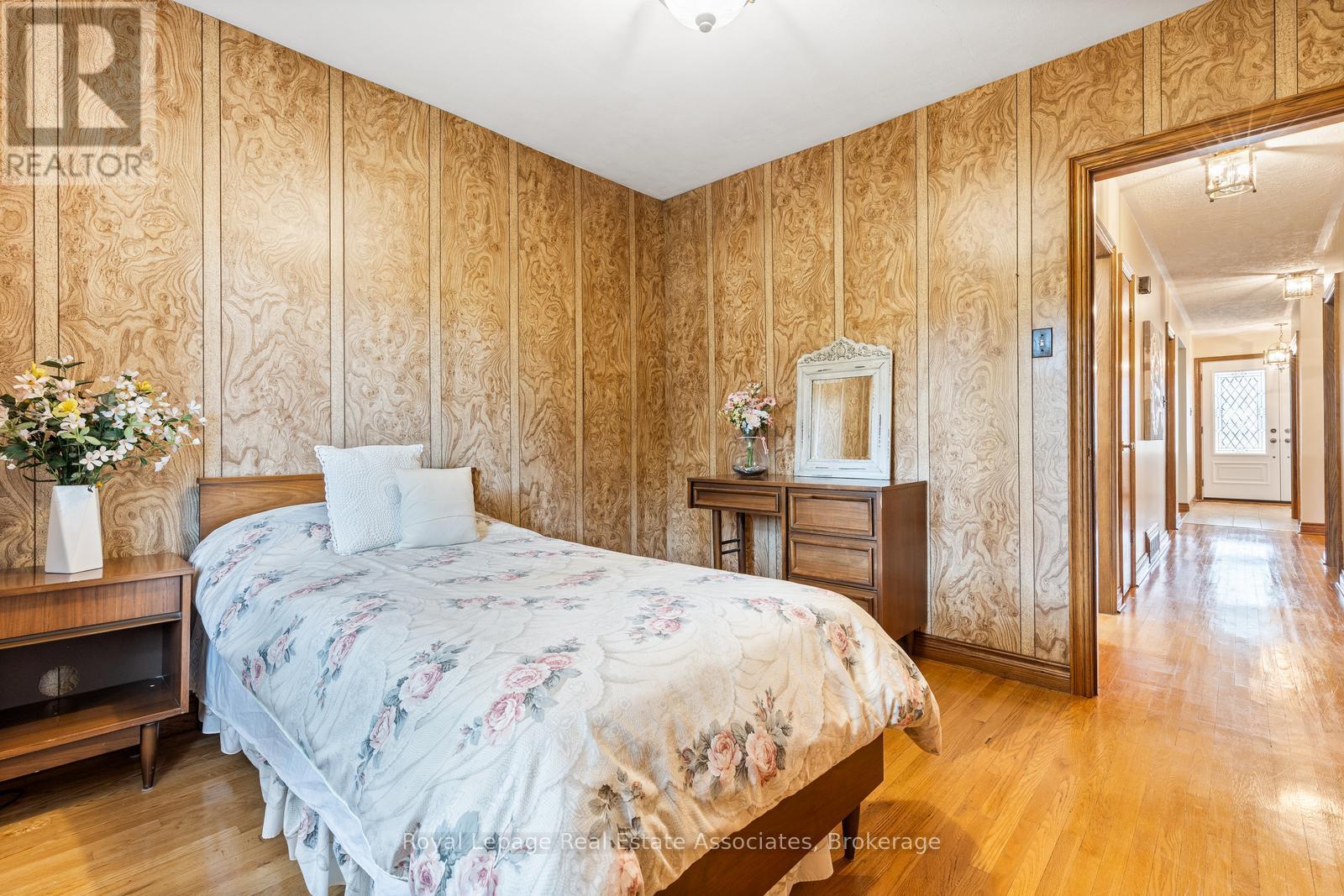 67 Breadner Drive, Toronto, Ontario  M9R 3M5 - Photo 19 - W12503462