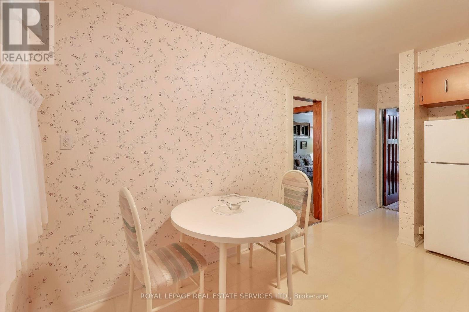 321 Willard Avenue, Toronto, Ontario  M6S 3R1 - Photo 15 - W12503464