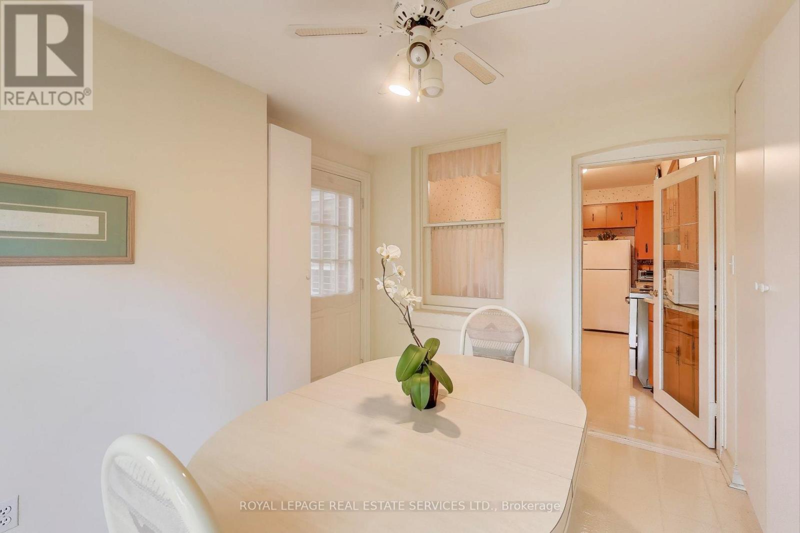 321 Willard Avenue, Toronto, Ontario  M6S 3R1 - Photo 17 - W12503464