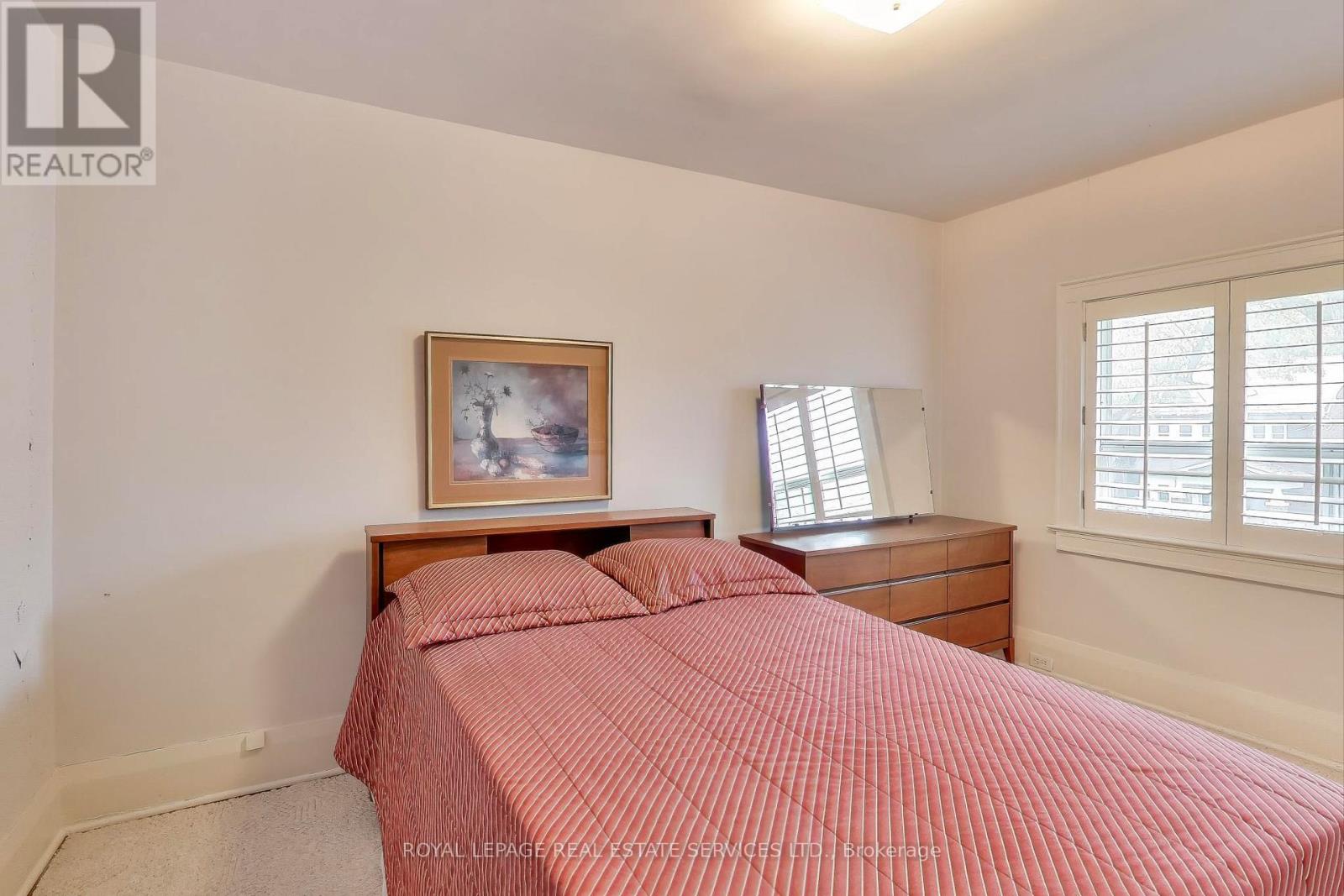 321 Willard Avenue, Toronto, Ontario  M6S 3R1 - Photo 18 - W12503464