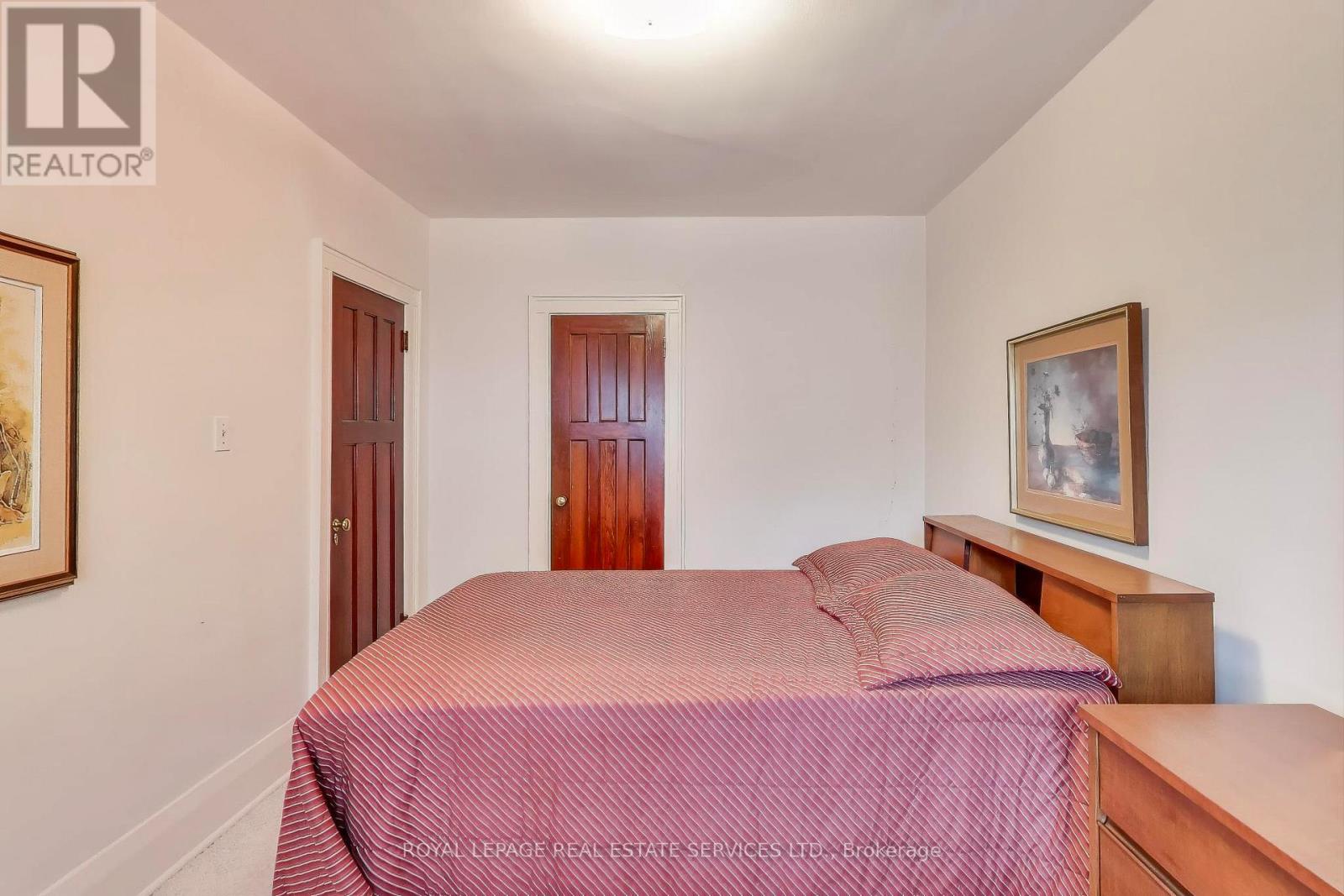 321 Willard Avenue, Toronto, Ontario  M6S 3R1 - Photo 20 - W12503464